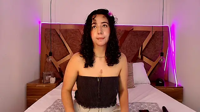 bella swwan  online show from May 17, 7:14 pm