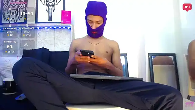 Snapshot of big_cock2016 chatting on June 28, 9:10 pm big cock2016 online show from June 28, 9:10 pm