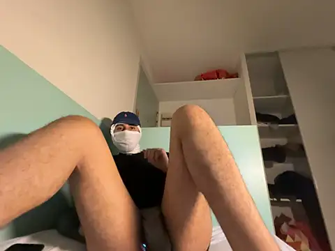 Snapshot of Rebeu_77 chatting on April 19, 6:21 pm Rebeu 77 online show from April 19, 6:21 pm