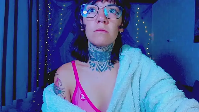LannieGonzales online show from April 10, 12:23 pm