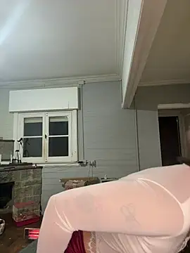 Snapshot of Abrildqquino chatting on July 4, 11:20 pm Abrildqquino online show from July 4, 11:20 pm