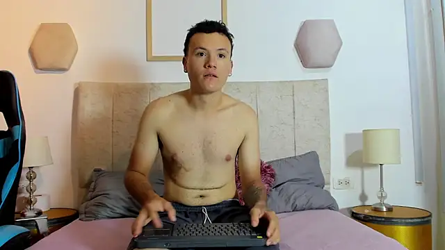 Snapshot of _blowsex_ chatting on April 3, 1:50 pm blowsex online show from April 3, 1:50 pm