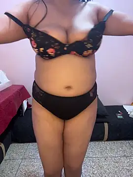 Sorayaseex online show from May 6, 1:26 pm