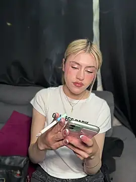 Lia fire online show from April 19, 2:56 am