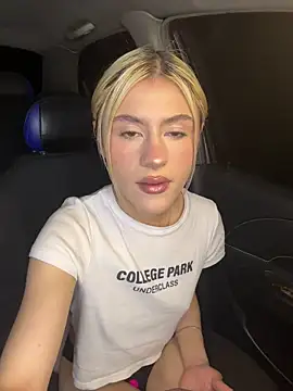 Lia fire online show from May 6, 5:11 am