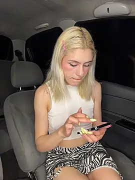 Lia fire online show from April 3, 3:13 am