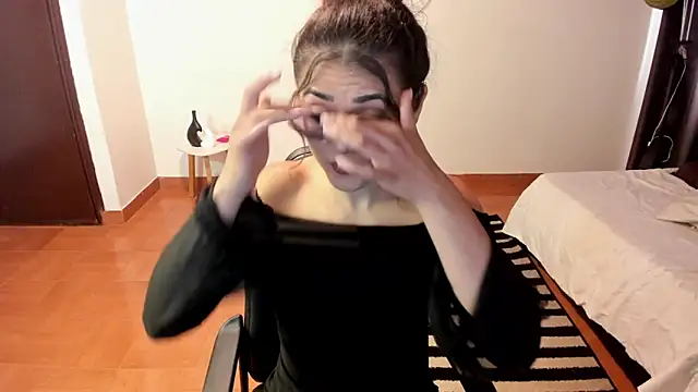 FreyaRouge online show from April 29, 6:14 pm