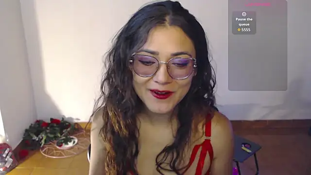 FreyaRouge online show from June 14, 5:03 pm