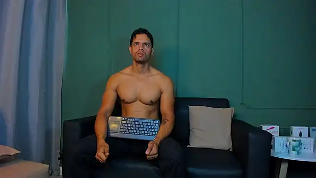 Snapshot of dominc_berry chatting on July 18, 12:36 pm dominc berry online show from July 18, 12:36 pm