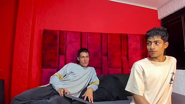 LuckandSamuel online show from April 28, 2:21 am