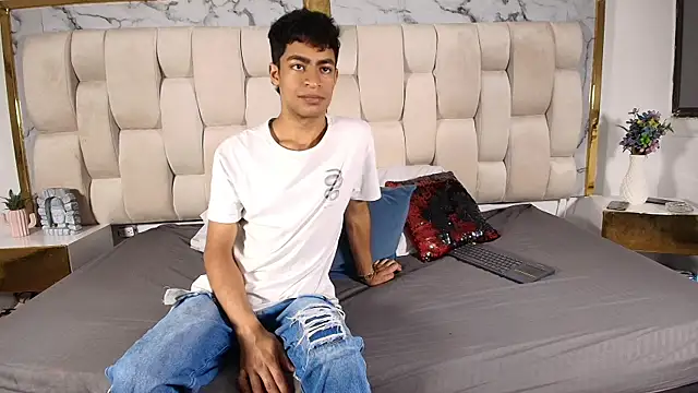 LuckandSamuel online show from April 19, 2:56 am