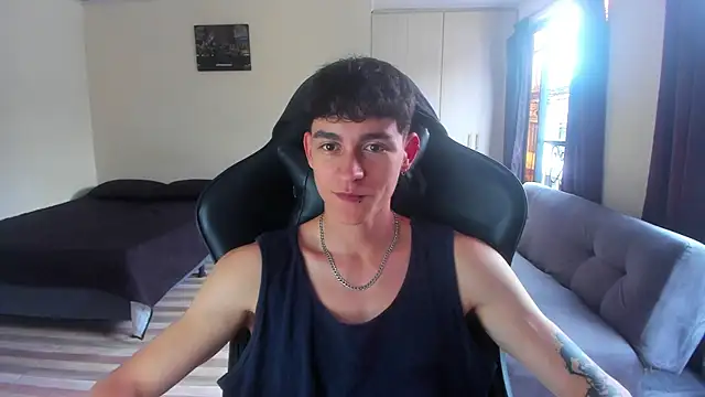 Luke Chill online show from April 11, 6:00 pm