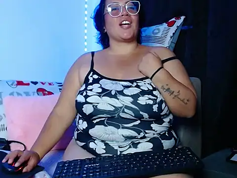 vibeSex1 online show from April 3, 12:50 am