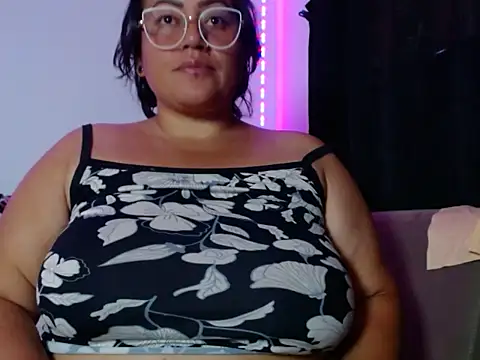 vibeSex1 online show from April 12, 7:17 pm