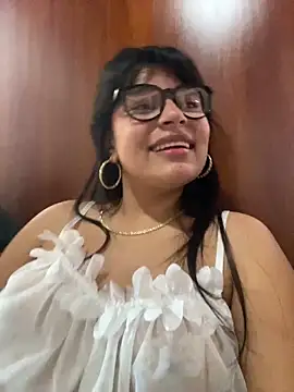 SamanthaColen  online show from May 11, 9:23 pm