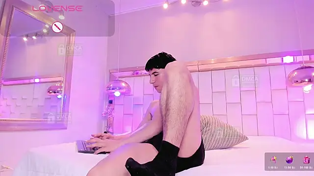 Snapshot of Taylor_Brooks chatting on March 31, 11:18 pm Taylor Brooks online show from March 31, 11:18 pm