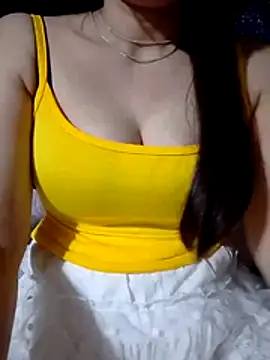Snapshot of Mi-Naney chatting on July 3, 9:21 pm Mi-Naney online show from July 3, 9:21 pm