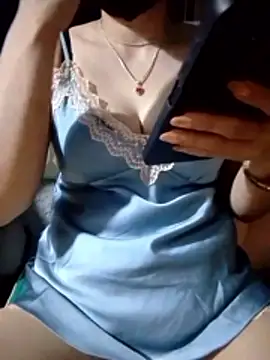Snapshot of Mi-Naney chatting on June 10, 10:27 am Mi-Naney online show from June 10, 10:27 am