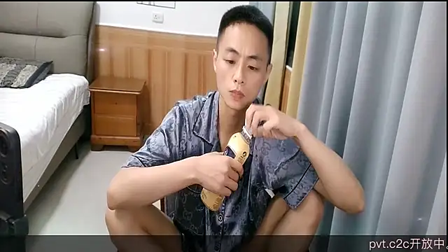 Snapshot of davidboys chatting on June 4, 5:28 pm davidboys online show from June 4, 5:28 pm