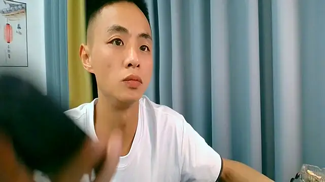 Snapshot of davidboys chatting on June 24, 12:59 pm davidboys online show from June 24, 12:59 pm