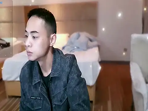 Snapshot of davidboys chatting on April 11, 7:38 am davidboys online show from April 11, 7:38 am