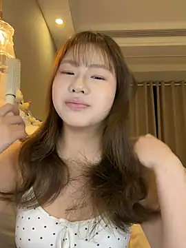 xx132546 online show from April 30, 4:03 pm
