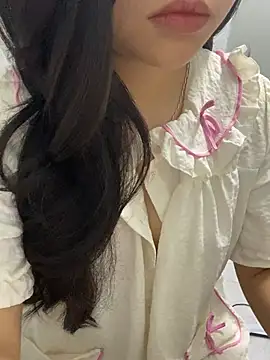 Rosecute11 online show from April 27, 8:45 am