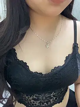 Rosecute11 online show from May 14, 7:44 pm