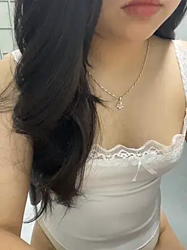 Rosecute11 online show from April 23, 3:13 pm