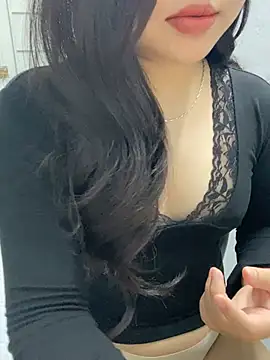 Rosecute11 online show from April 17, 3:20 am