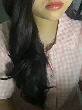 Rosecute11 online show from April 12, 3:10 am