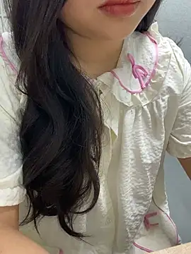 Rosecute11 online show from April 15, 2:54 pm