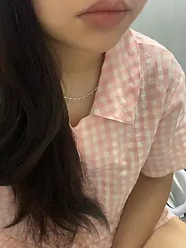 Rosecute11 online show from May 4, 7:33 am