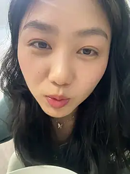 Snapshot of Shanshan_1267 chatting on April 15, 2:21 pm Shanshan 1267 online show from April 15, 2:21 pm