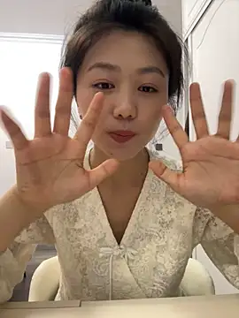 Snapshot of Shanshan_1267 chatting on May 3, 1:25 pm Shanshan 1267 online show from May 3, 1:25 pm