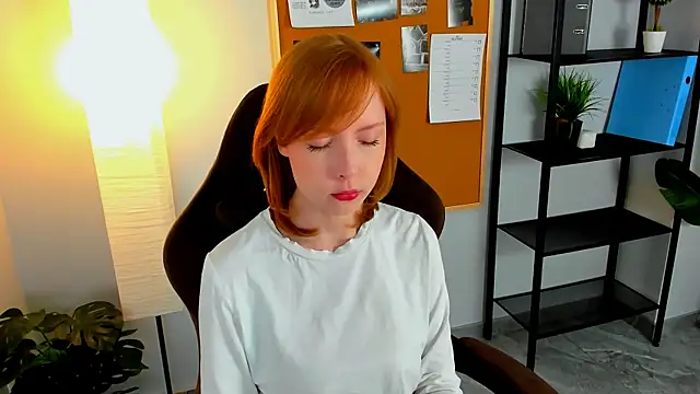 CherryCrushLove online show from May 7, 6:06 am