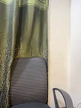 Cutiepie- online show from May 8, 5:39 pm