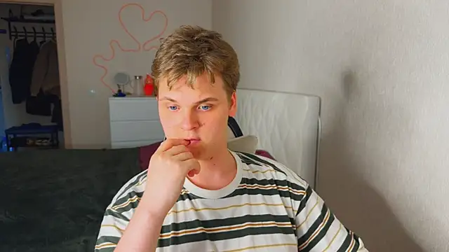 EvincedHook online show from April 3, 1:17 pm