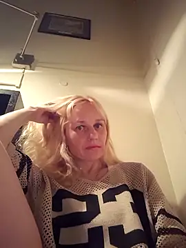 RinaSunX online show from April 2, 1:24 am