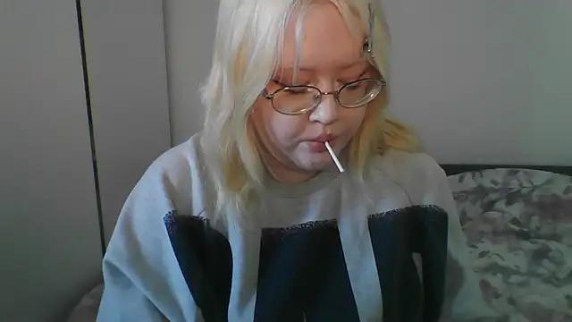 Elayne Sweet online show from April 18, 8:05 am