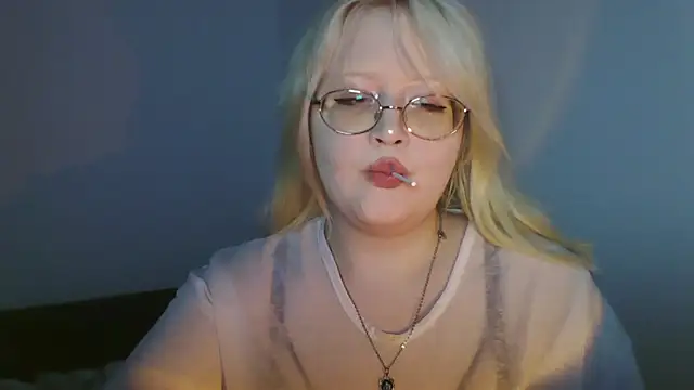 Elayne Sweet online show from June 18, 6:01 am