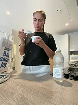 Jessiebx online show from July 6, 1:18 pm