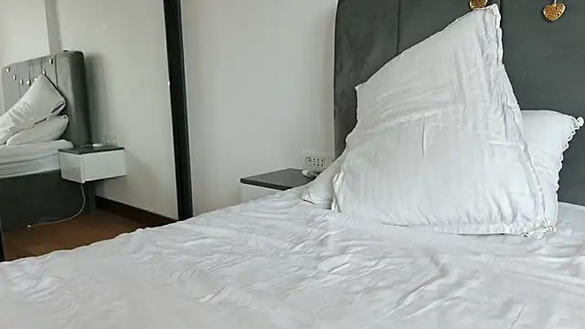 Snapshot of DreamyK chatting on June 2, 10:37 am DreamyK online show from June 2, 10:37 am