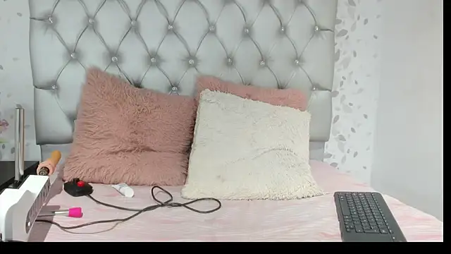brenda sofia69 online show from July 28, 3:21 pm