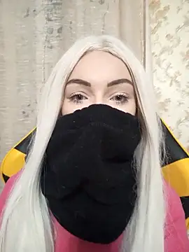 LaDaini online show from March 31, 5:48 pm