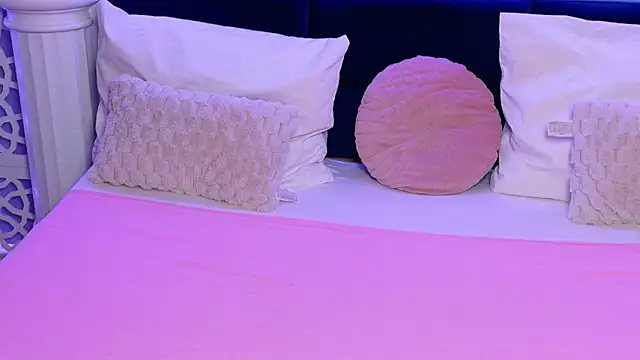 BlondieEve online show from April 8, 4:03 am