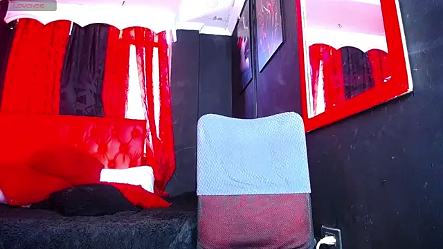 AlanFox1 online show from April 22, 1:29 pm
