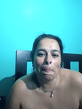 lucianamorocha online show from April 28, 12:20 am