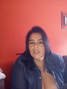 lucianamorocha online show from June 2, 4:18 pm
