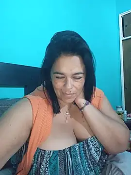 lucianamorocha online show from May 18, 11:26 am